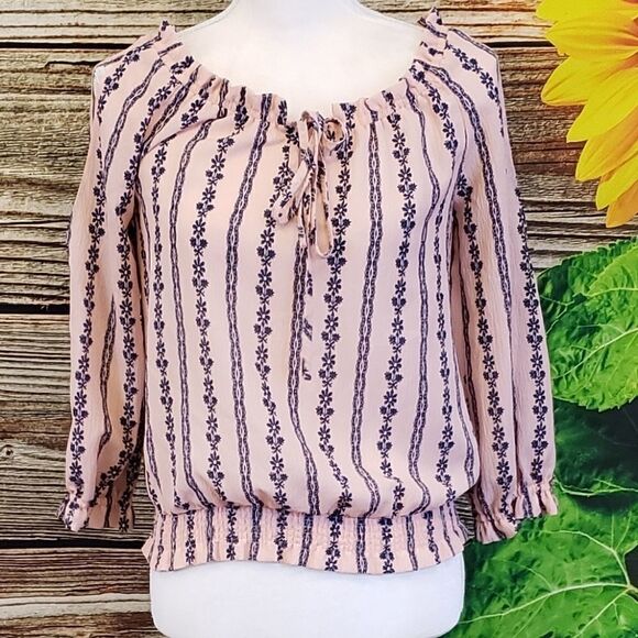 E&M pullover women's blouse Size small - Picture 1 of 7